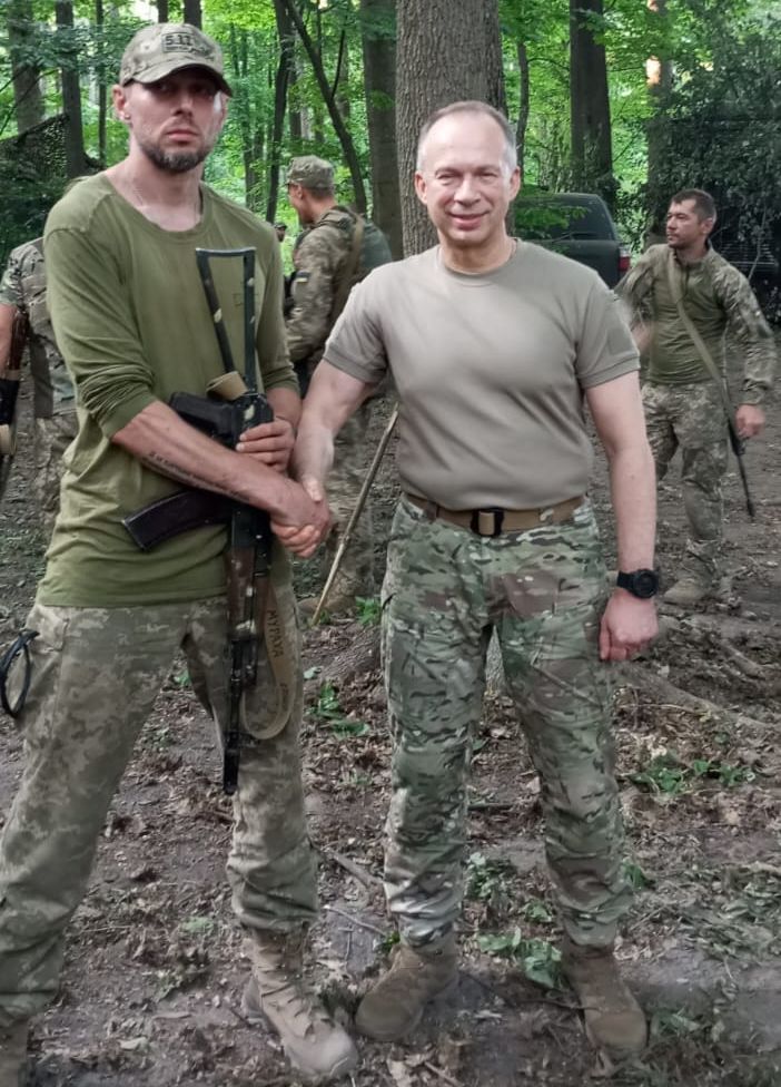 Старший солдат Сергій з Олександром Сирським