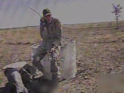 «Камандір, я — двєсті! Прінял, вичоркую»: окупант зробив доповідь на очах нашого дрона  