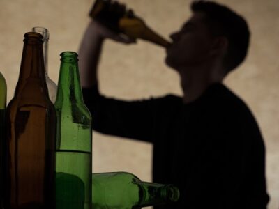 П’ють та божеволіють: алкоголізм і психічні розлади в Росії досягли рекордів на тлі війни