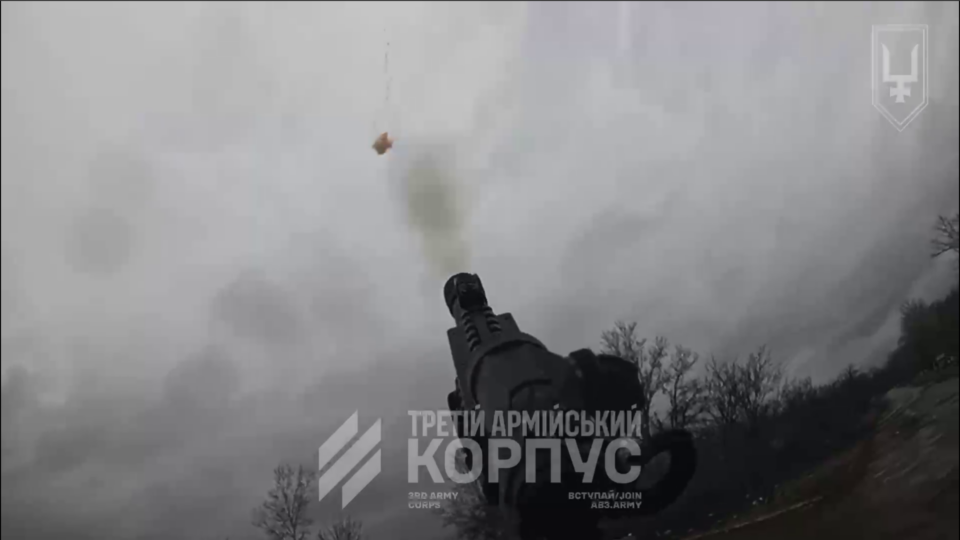 Сезон полювання: зенітники збивають російські дрони зі стрілецької зброї  