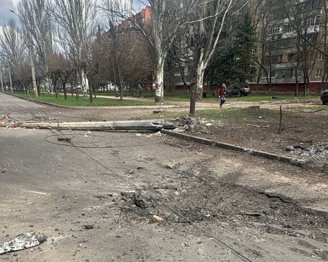 Ворог скинув п’ять авіабомб на Краматорськ, щонайменше дві людини загинули  