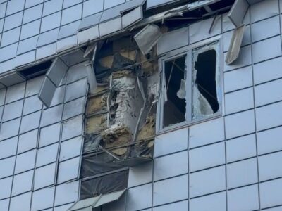 У центрі Сум російський дрон влучив у ТРЦ  