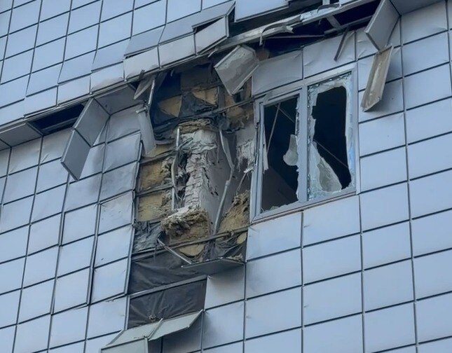 Пошкоджена будівля