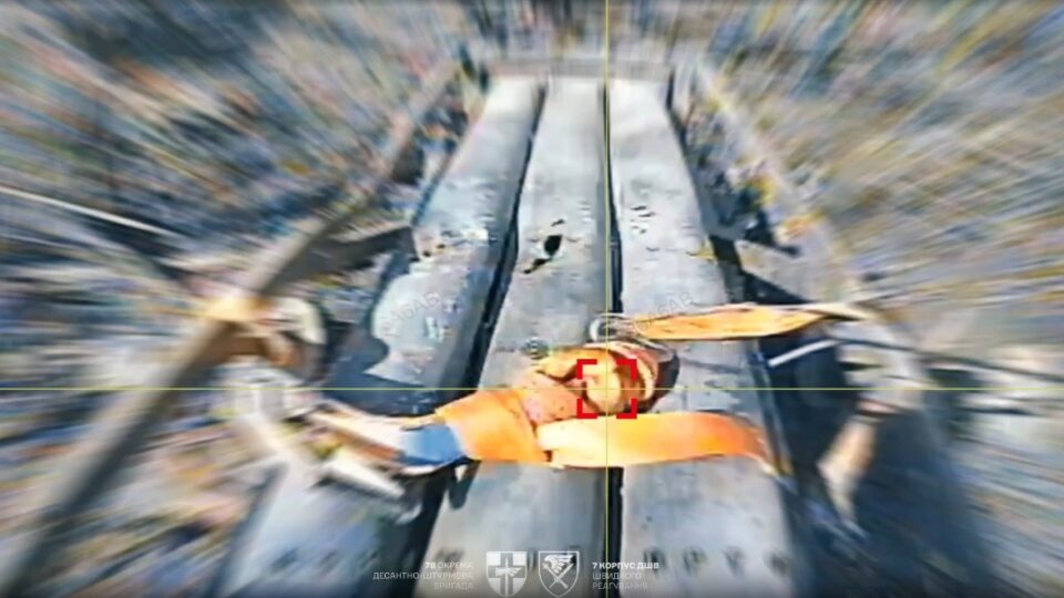 Десантники знищили РСЗВ невідомого походження за 11 км від українського кордону  