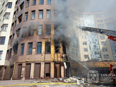 Ворог протягом дня атакує Харків ударними дронами, є влучання в житловий будинок  