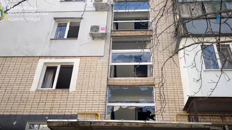 Наслідки обстрілу Херсону: є загибла, постраждала дитина  