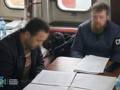 Вивозили зерно та нафтопродукти з Криму: підозрюють капітана тіньового танкера рф  