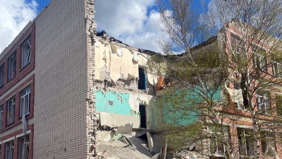 Зруйнували школу та пошкодили лікарню: наслідки ударів рф по Херсонщині  