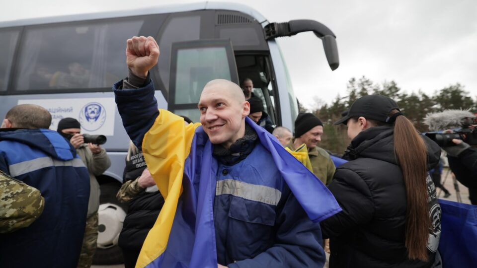 Новий обмін полоненими: до України повертаються 175 військових і семеро цивільних  