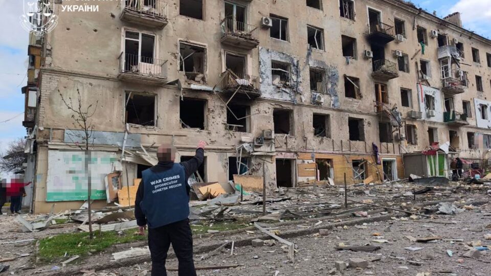 Ворог вдарив по Краматорську авіабомбою, поранено 10 цивільних  