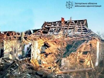 Двоє загиблих та десять поранених: наслідки російських обстрілів на Запоріжжі  