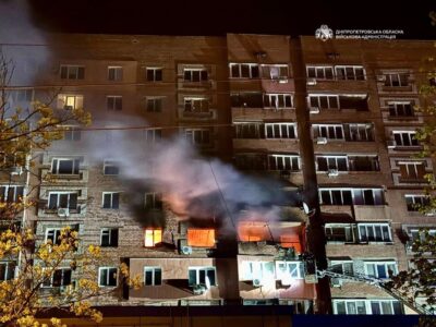 Ворог вдарив по багатоповерхівці у Дніпрі: є загиблі та поранені  