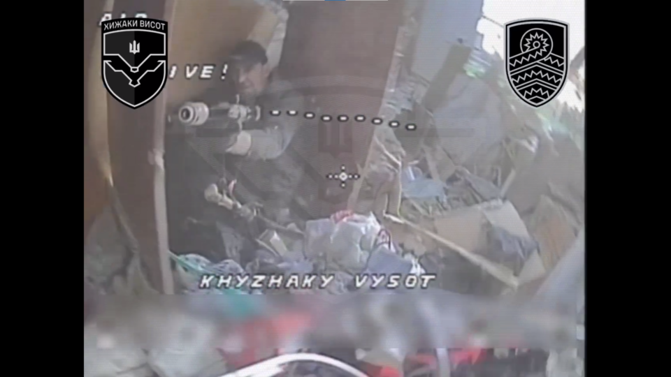 Окупант влаштував засідку на дрон: вибух поховав зухвальця    