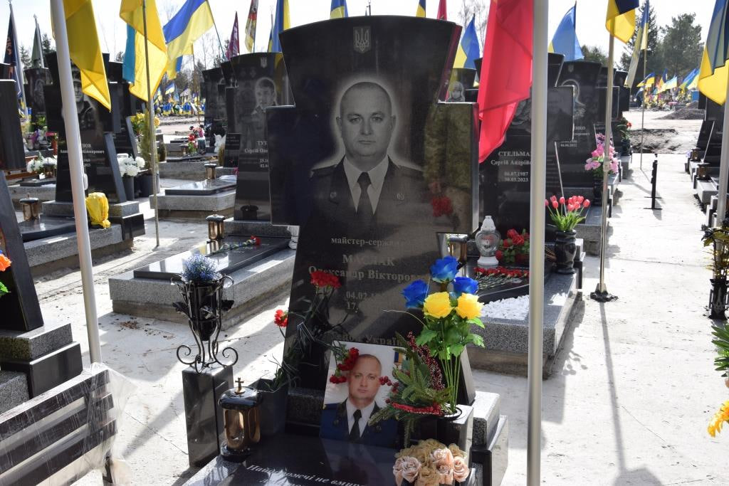 Могила Олександра Маслака