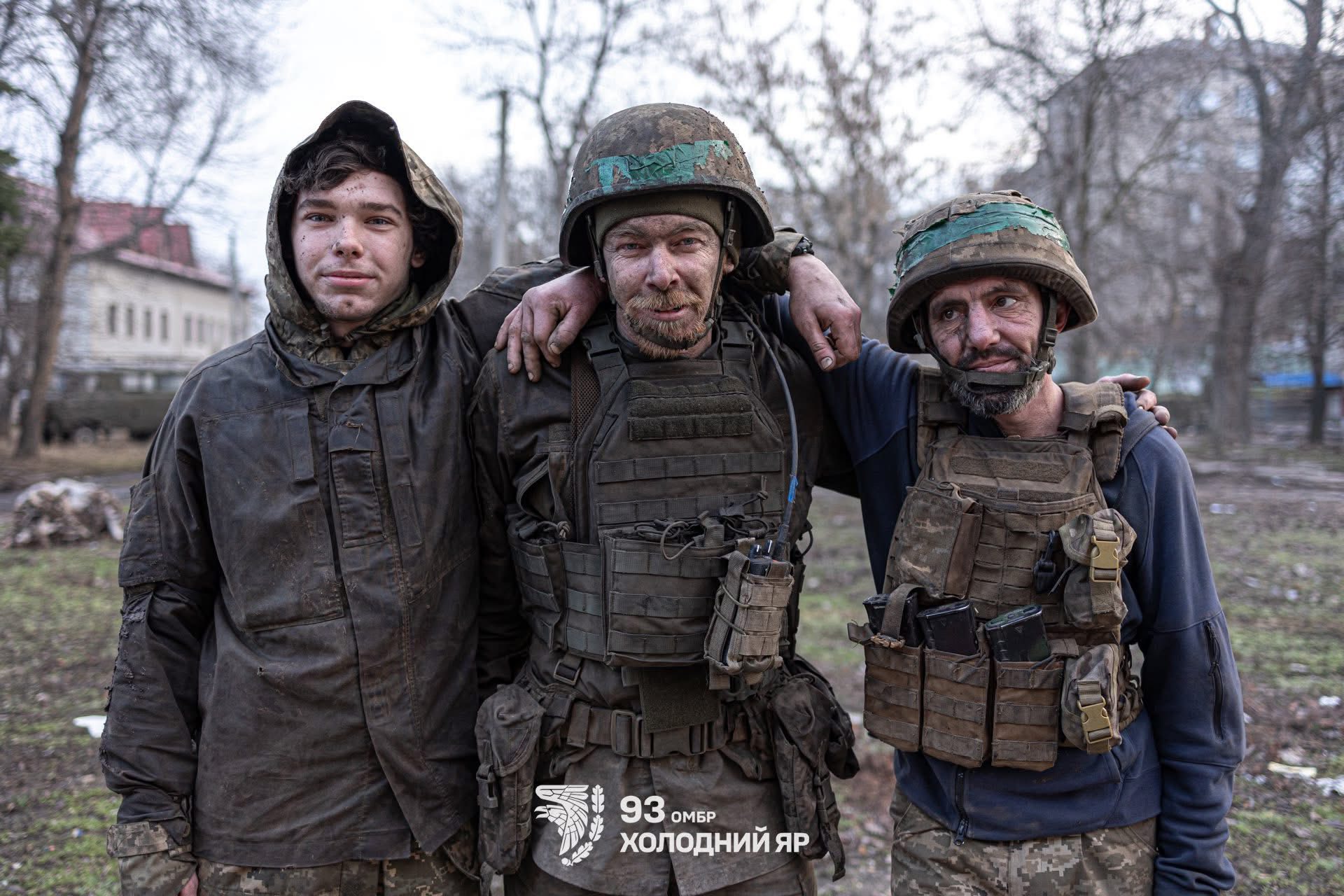 Тримали позицію 224 дні: Президент нагородив бійців Холодного Яру «Хрестом бойових заслуг»