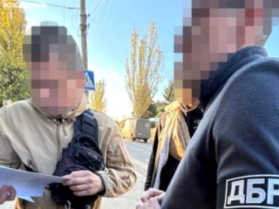 На передовій не були, а бойові отримували: у Запоріжжі замкомбата організував схему незаконних виплат  