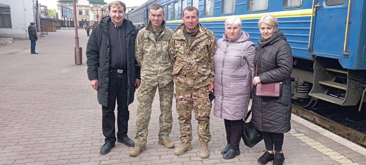 Микола Клюба з рідними і близькими