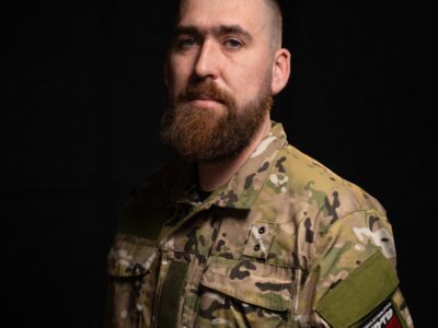 «Це війна, головне — боротись далі»: історія поліцейського, який повернувся у стрій після важкого поранення під Кліщіївкою  