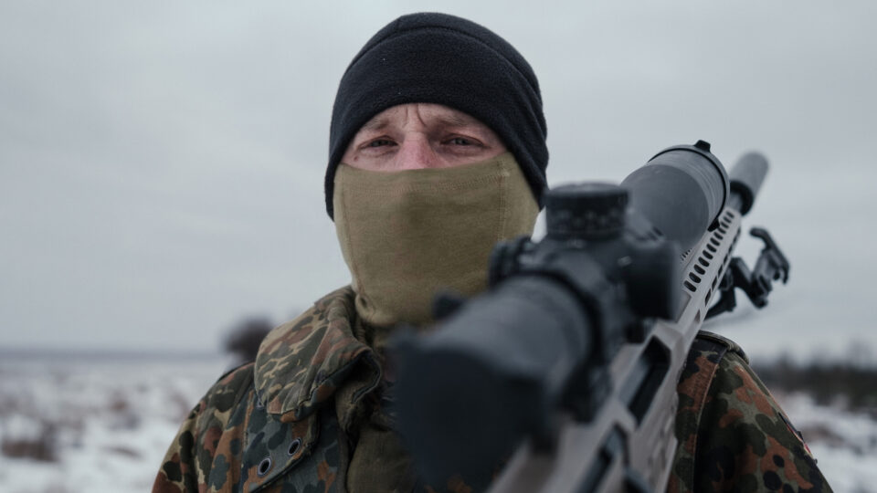 «Стиль Буковскі» та форма Бундесверу: історія снайпера на псевдо «Фріц»  