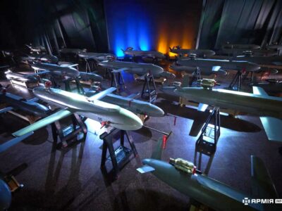 «Вами захоплюється весь світ»: виробництво зброї в Україні за чотири роки зросло в 50 разів  