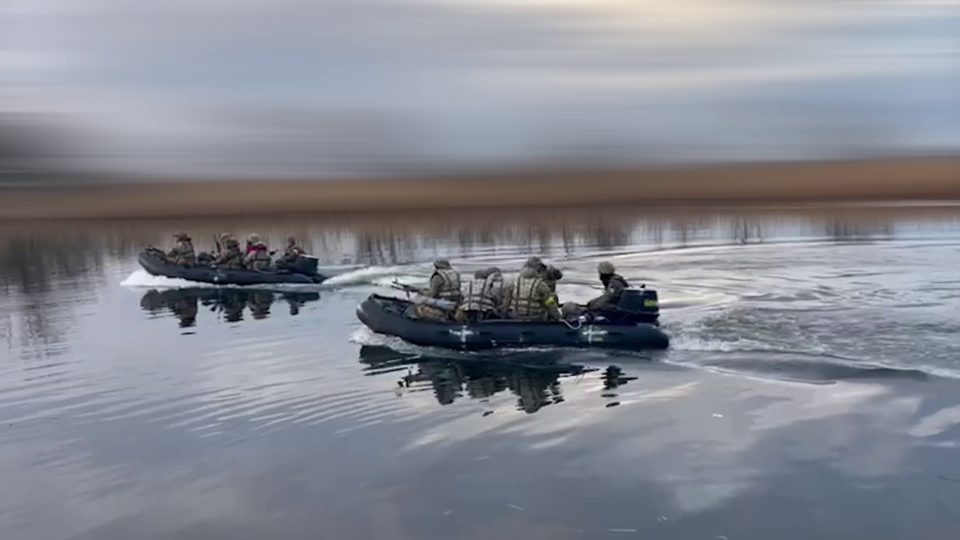 «На тобі броня, боєкомплект, зброя, і ти у човні»: боєць «Морячок» про виїзди на окупований берег Дніпра  
