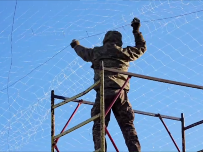 До кінця квітня на двох важливих напрямках Донеччини мають розгорнути антидроновий захист  