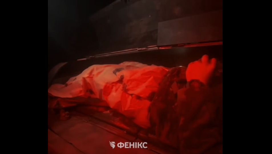 «Давай, з богом!»: пораненого пілота вивіз з позиції наземний дрон  