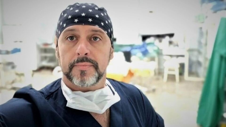 «Ми здобуваємо досвід, за яким завтра прийде весь світ» — головний хірург ЗСУ про нещодавню унікальну операцію  