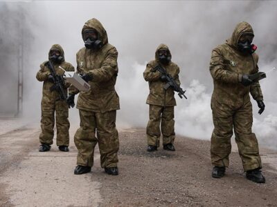 Не ігноруючи давні ризики: у Туреччині презентували захисне спорядження, яке убезпечує військових від хімічного та інших видів озброєння  