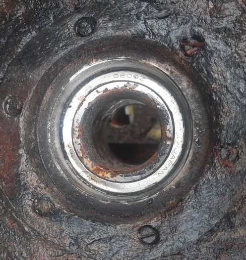 Японський підшипник в опорі осі аеробалістичного руля ракети КN-23