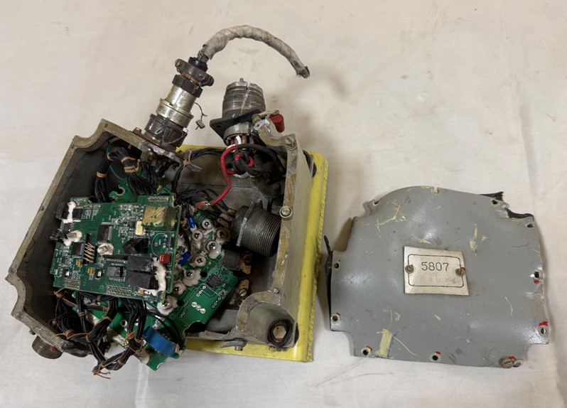 Залишки блоків з електронними платами північно-корейської ракети КN-24