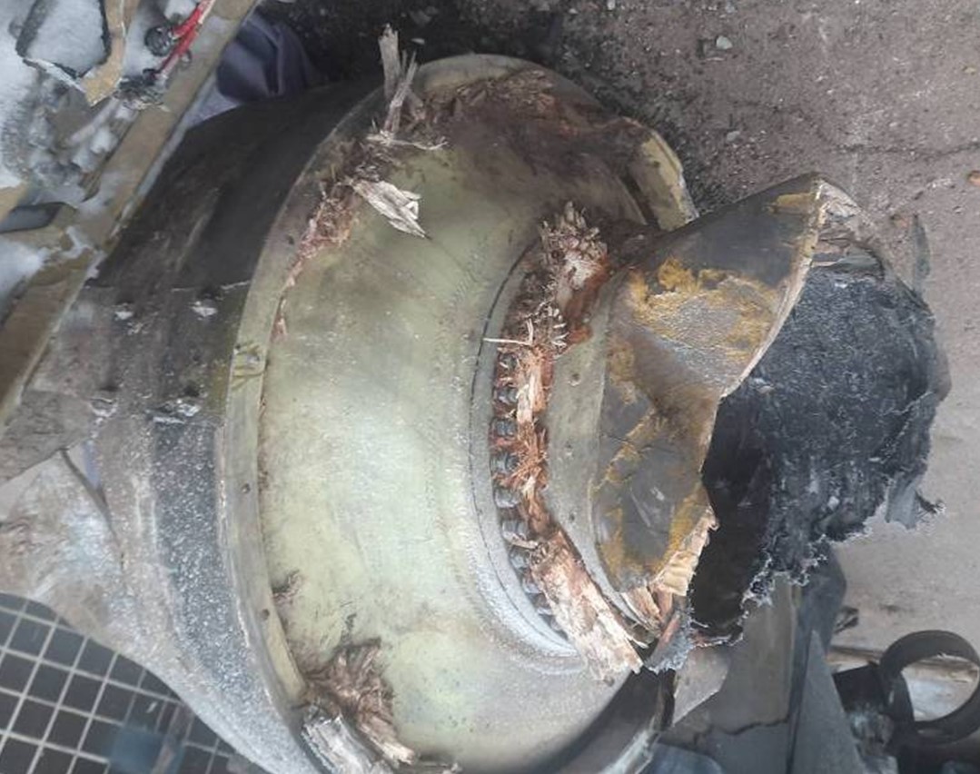 Фрагмент задньої частини маршового двигуна північнокорейської ракети КN-23 із залишками сопла