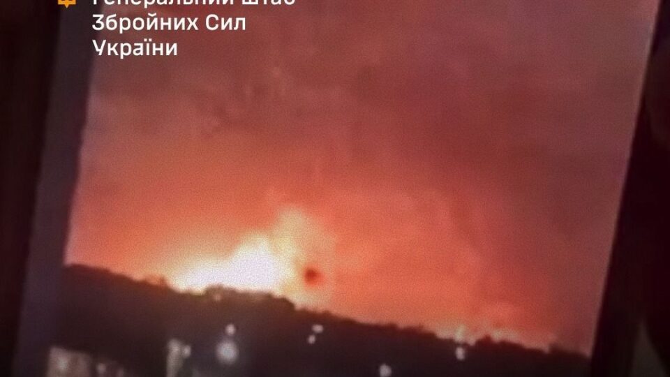 «Забезпечував бензином Москву та армію»: у Генштабі ЗСУ пояснили важливість ураженого нафтозаводу  