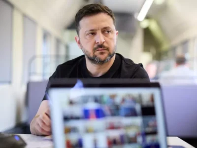 «Щоб не було бунтів»: Володимир Зеленський пояснив, навіщо рф обмежує соцмережі  