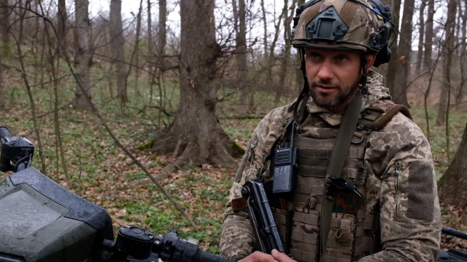 Дерево, що закрило небо, і 10 кілометрів болю: як розвідник «Круча» вивів групу з оточення  