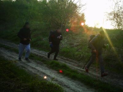 Хотіли до Словаччини, а відповідатимуть перед судом: затримали групу порушників кордону  