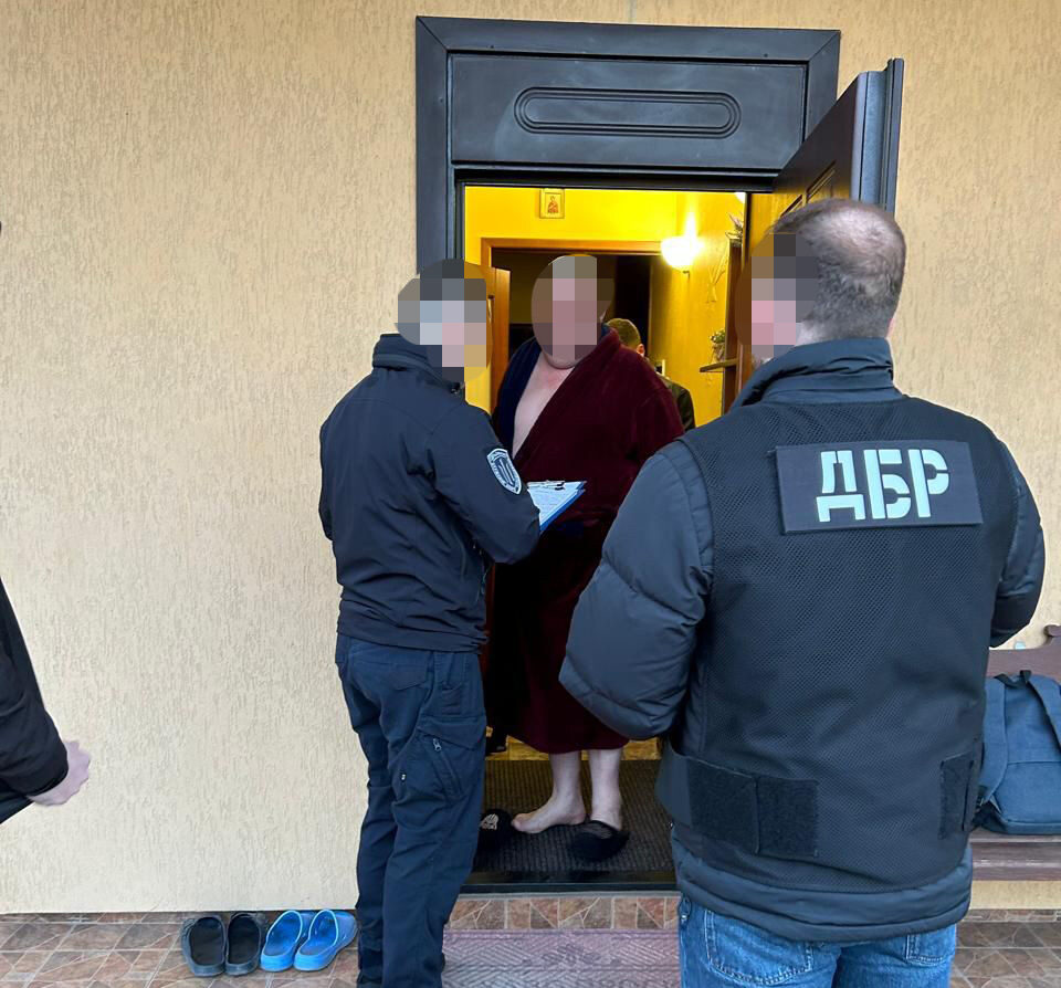 За гроші обіцяв виключати військовозобов’язаних із розшуку: викрито жителя Хмельницького