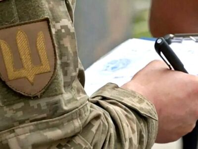 Напади на ТЦК: у Вінниці ухилянт поранив ножем військових із групи оповіщення, один з постраждалих у реанімації  