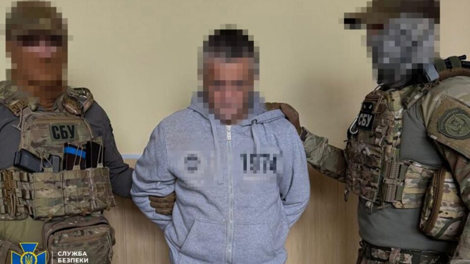 Загрожує довічне — СБУ викрила агента фсб, який наводив півторатонні авіабомби на Краматорськ  