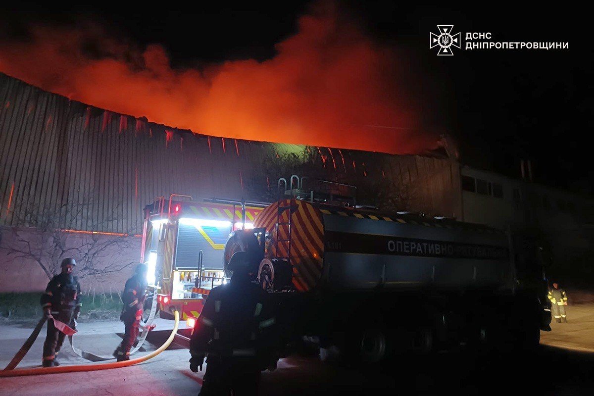 ДСНС ліквідовують пожежу