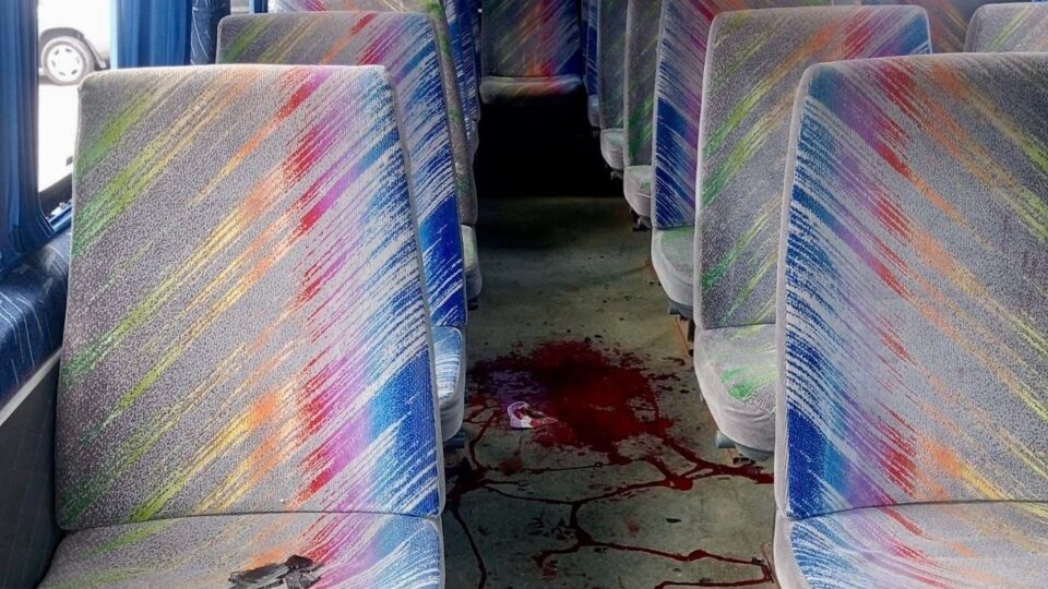 Вдруге за день — окупанти знову завдали удару по автобусу з пасажирами на Нікопольщині  