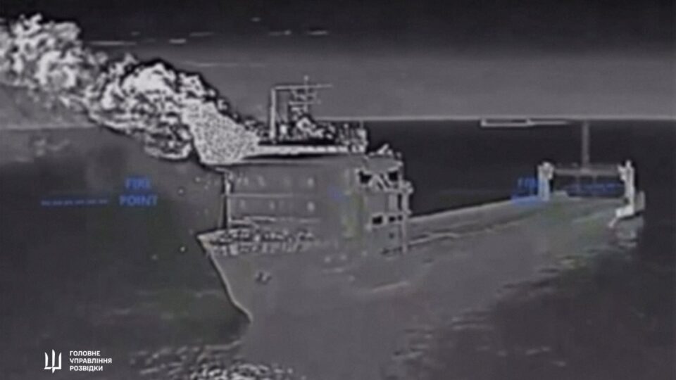 «Добили „Славяніна“» — спецпризначенці ГУР уразили останній залізничний пором окупантів у Керчі  