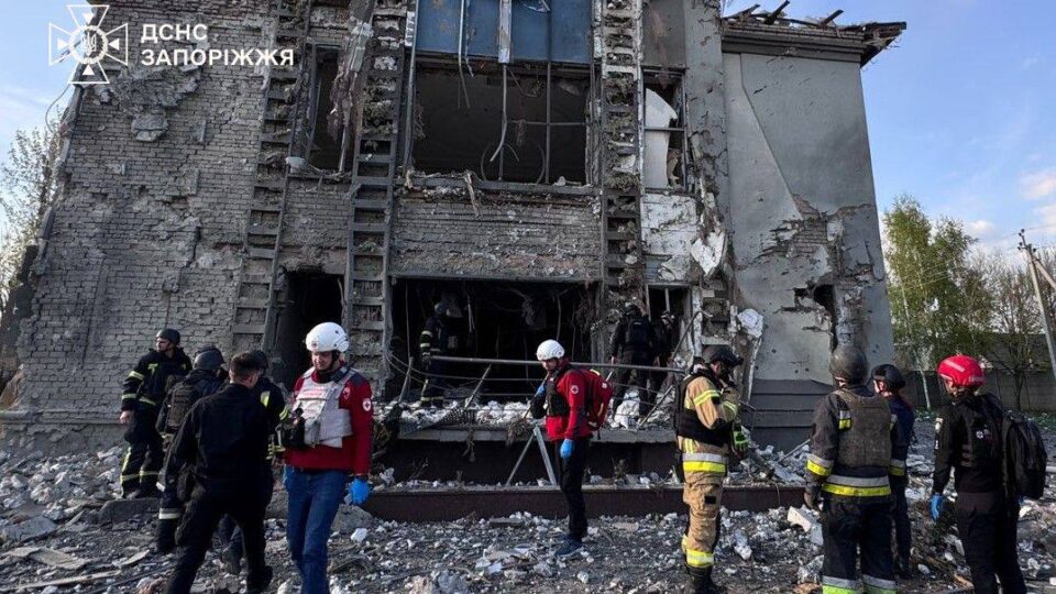 Авіаудар по Запоріжжю: одна людина загинула, троє поранені  