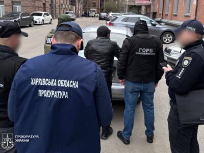 $20 тисяч за «бронь» і виїзд: у Харкові затримали організатора схеми втечі за кордон  