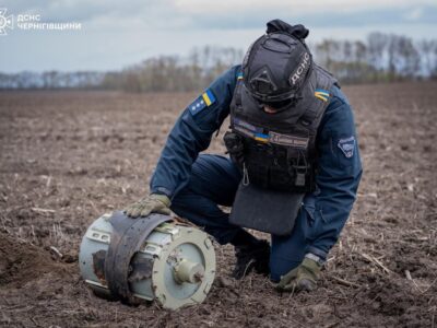 Знайшли уламки — підірвали на місці: сапери знищили бойові частини БПЛА на Чернігівщині