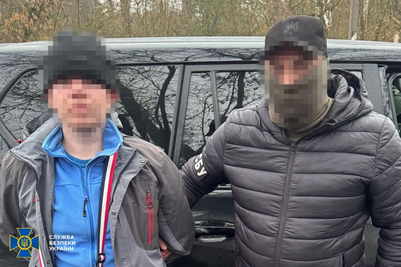 В Одесі чоловік підготував схрон зі зброєю для замаху на очільника ТЦК на замовлення фсб рф