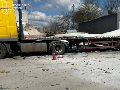 Ворожі БПЛА вдарили по підприємству в Дергачах: поранено працівників  