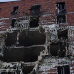 Пошкоджена будівля