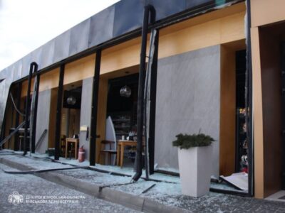 Росіяни вдарили по Дніпру: 15 поранених, виникла пожежа  