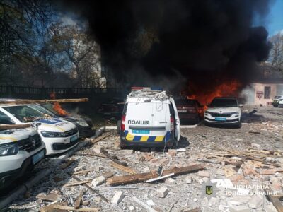 Росіяни вдарили по Прилуках: є постраждалий, горів райвідділ поліції  